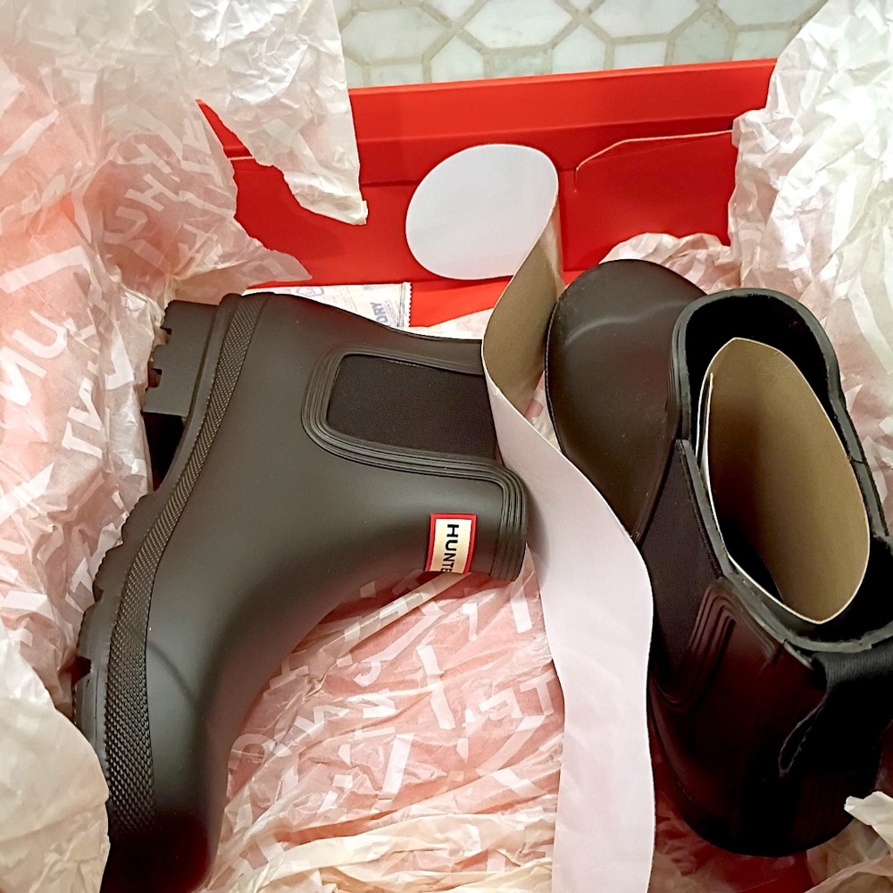 New Hunter BLK Chelsea Rain Boot Women, Size US 8/ EUK 40/41/ EU 7- Black